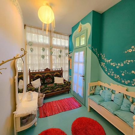 Feher Tulipan Apartman Hotell Debrecen Exteriör bild