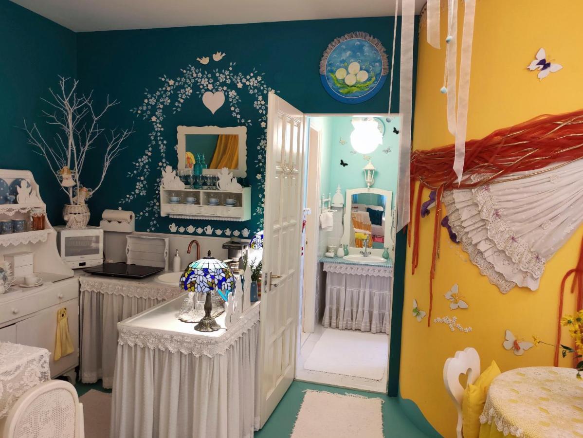 Feher Tulipan Apartman Hotell Debrecen Exteriör bild