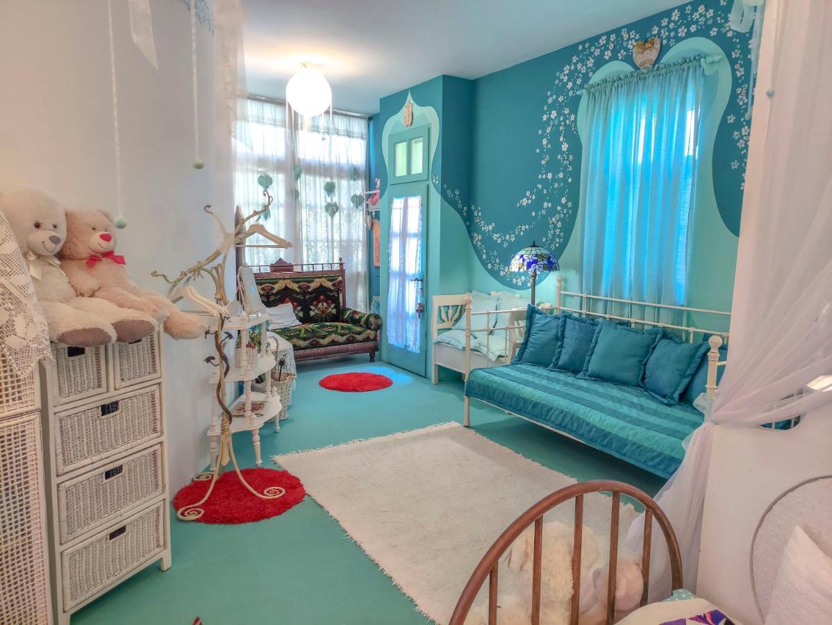 Feher Tulipan Apartman Hotell Debrecen Exteriör bild