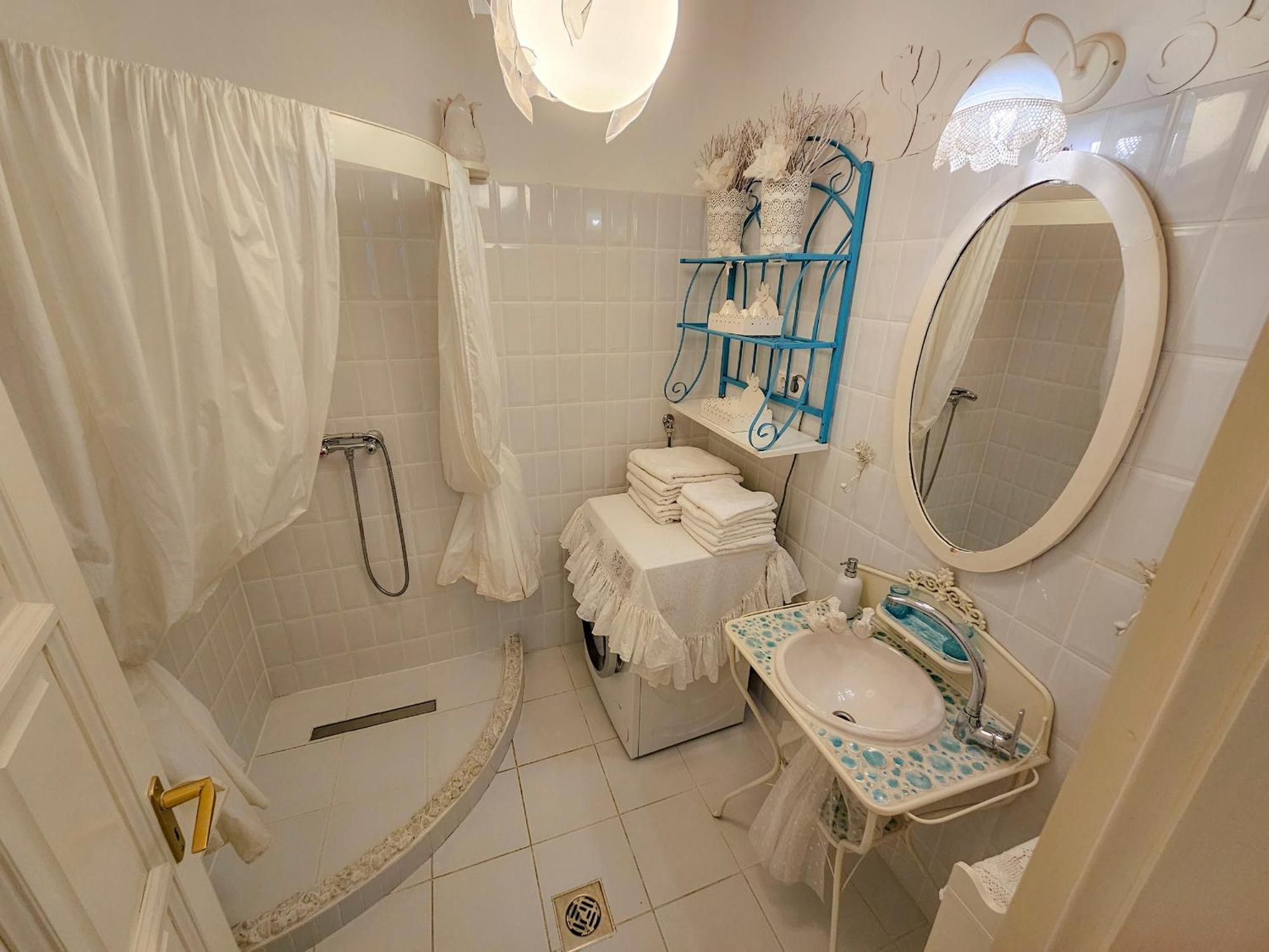 Feher Tulipan Apartman Hotell Debrecen Exteriör bild