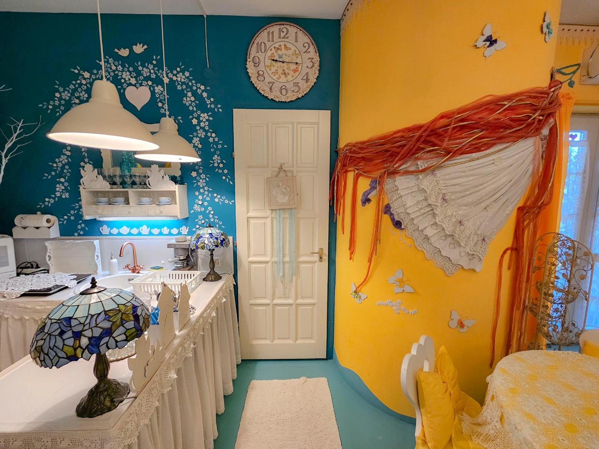 Feher Tulipan Apartman Hotell Debrecen Exteriör bild